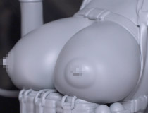 【エロホビ】【アダルトフィギュア】Ogreさんイラストを立体化！ロケットボーイ新作エロフィギュア「スクイーザーちゃん」監修中原型が展示！