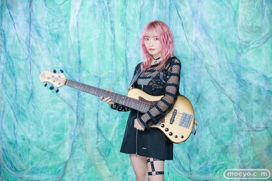 あみあみ初のオリジナル楽曲「Figure Friend! AmiAmi」が完成！ 作詞/作曲は永松亮氏。リヨ先生イラストによる「あみあみver.」に加え、マーティ・フリードマン氏など 豪華アーティストを起用した「永松ver.」のミュージックビデオを同時公開。05