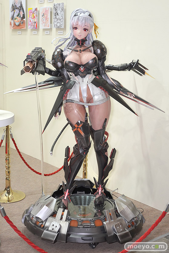 ニコニコ超会議2024 NIKKE 等身大フィギュア モダニア マリアン 01