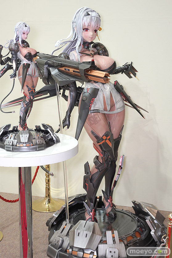 ニコニコ超会議2024 NIKKE 等身大フィギュア モダニア マリアン 02