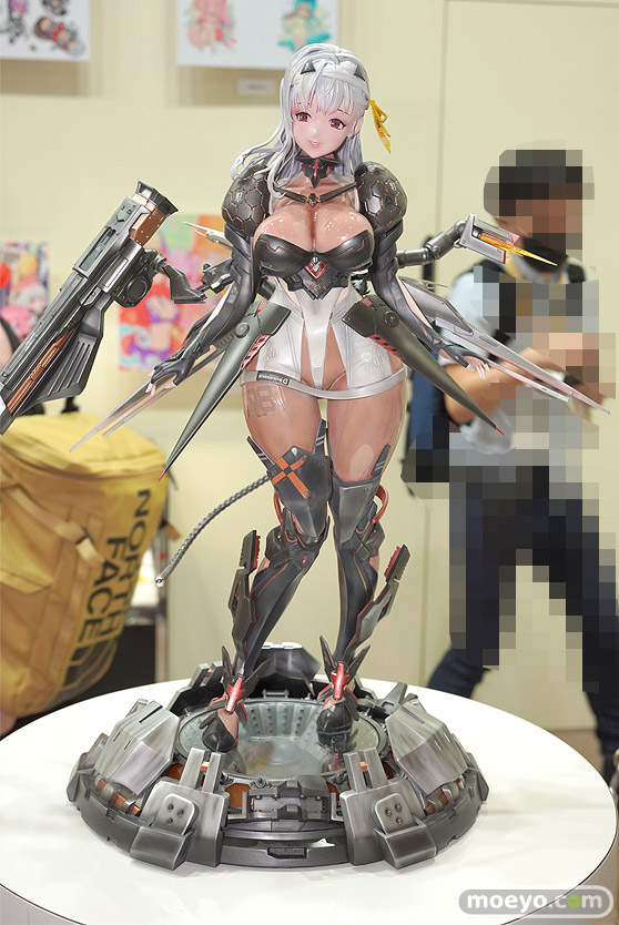 ニコニコ超会議2024 NIKKE 等身大フィギュア モダニア マリアン 18