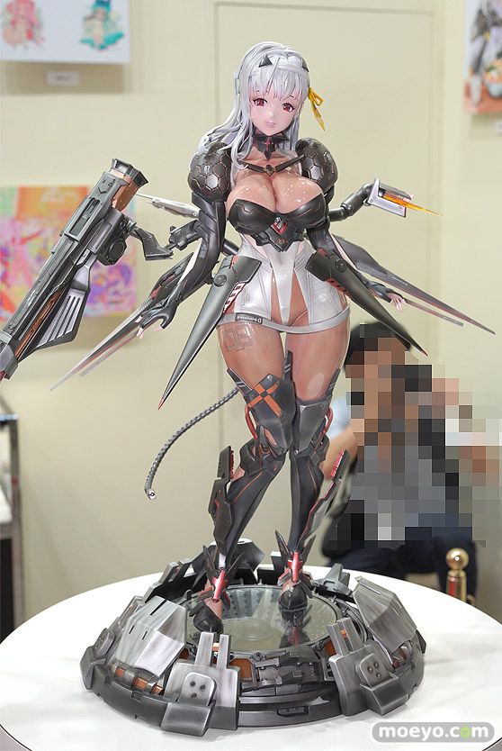 ニコニコ超会議2024 NIKKE 等身大フィギュア モダニア マリアン 19