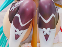 トリダモノさん描く15周年記念の描き下ろしイラストを立体化！グッドスマイルレーシング新作美少女フィギュア「初音ミク GTプロジェクト レーシングミク 2023 15th Anniversary Ver.」彩色サンプルがアキバで展示！