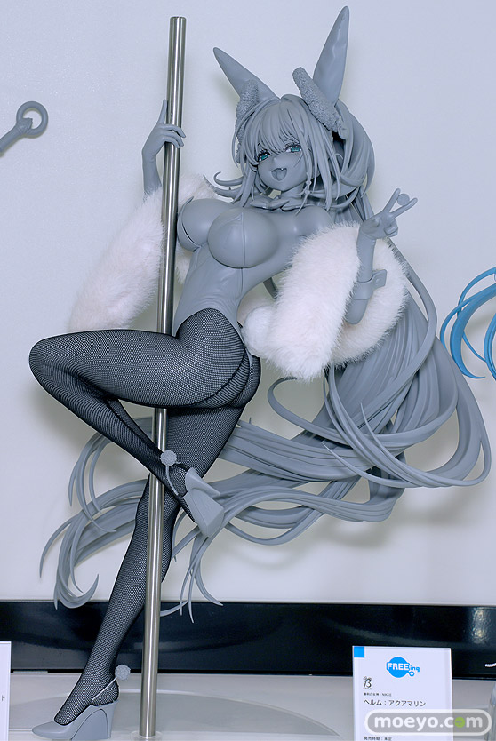 スマイルフェス2024　 フィギュア 勝利の女神：NIKKE ヘルム：アクアマリン 金色の闇 モモ バニーVer. 01