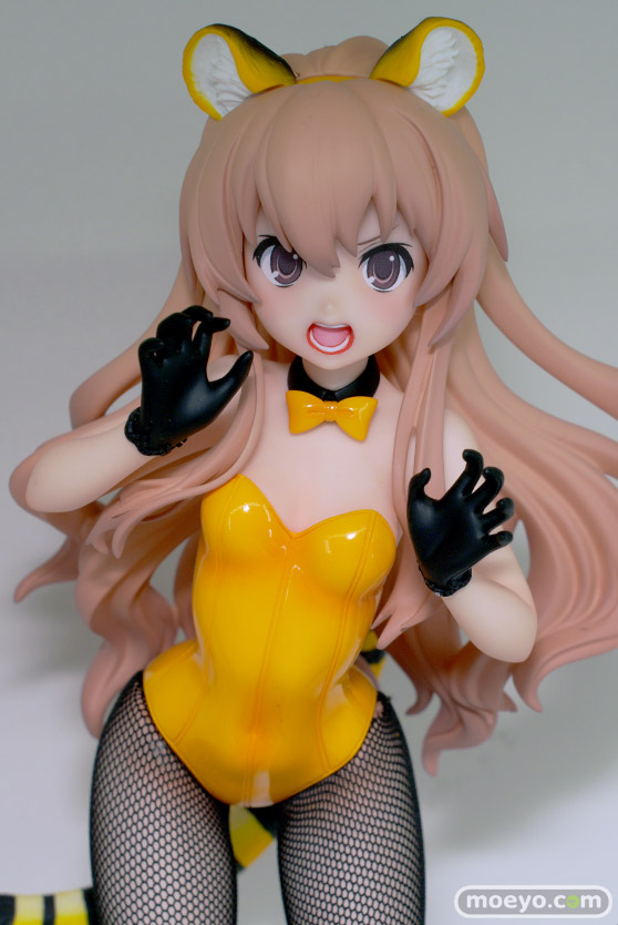 スマイルフェス2024　 フィギュア 勝利の女神：NIKKE ヘルム：アクアマリン 金色の闇 モモ バニーVer. 38