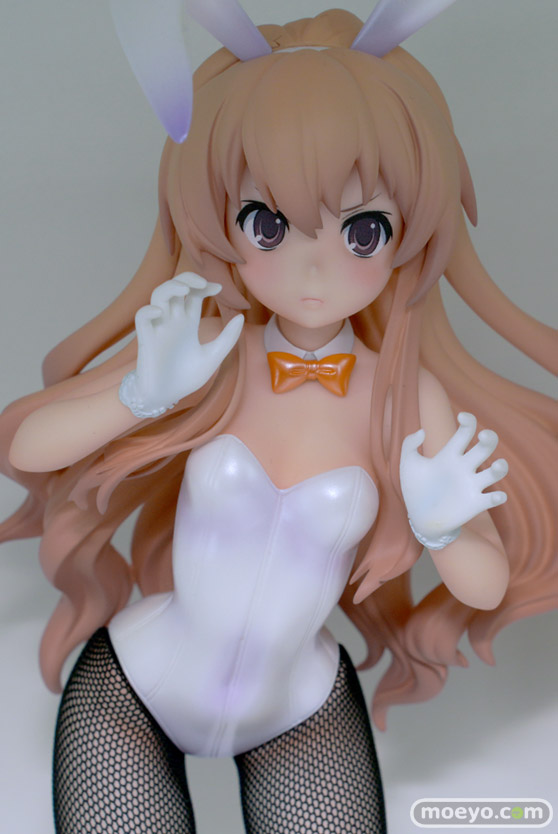 スマイルフェス2024　 フィギュア 勝利の女神：NIKKE ヘルム：アクアマリン 金色の闇 モモ バニーVer. 40