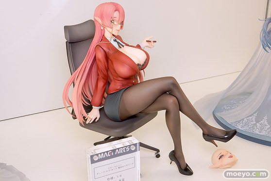 ワンダーフェスティバル2025 [冬]  フィギュア MAGI ARTS アズールレーン デューク・オブ・ヨーク 賢装のペダゴーグ フィギュア 02