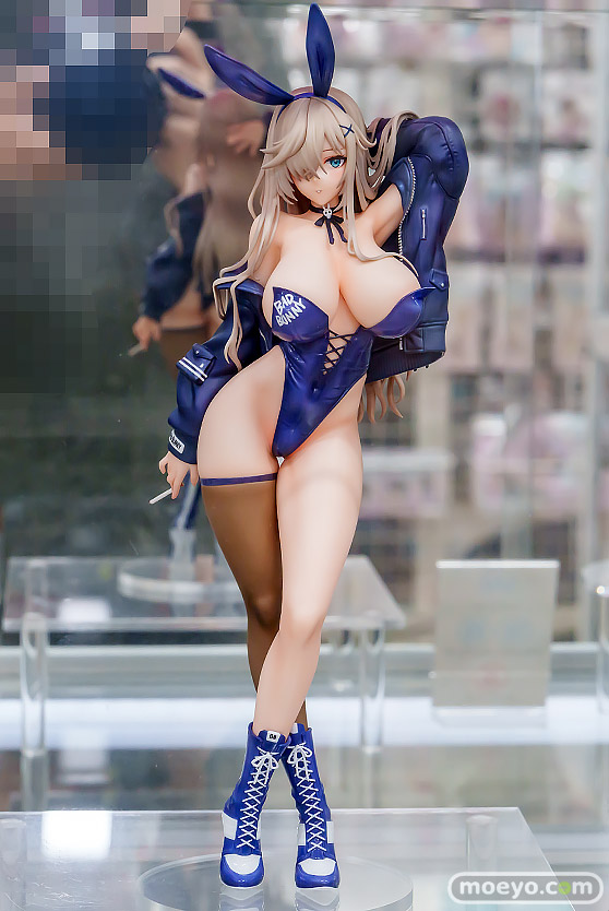 秋葉原の新作フィギュア展示の様子 あみあみ 01