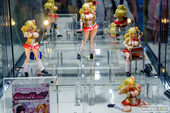 秋葉原の新作フィギュア展示の様子 あみあみ ヤーデ 01