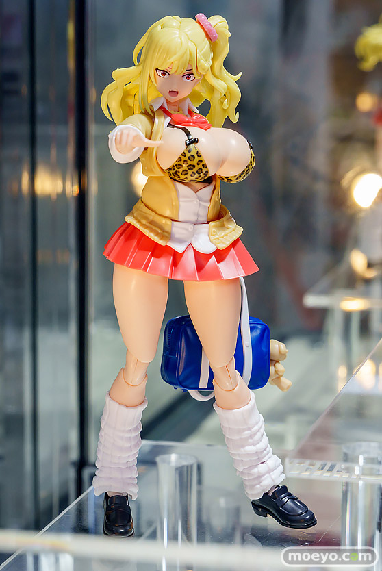 秋葉原の新作フィギュア展示の様子 あみあみ ヤーデ 05