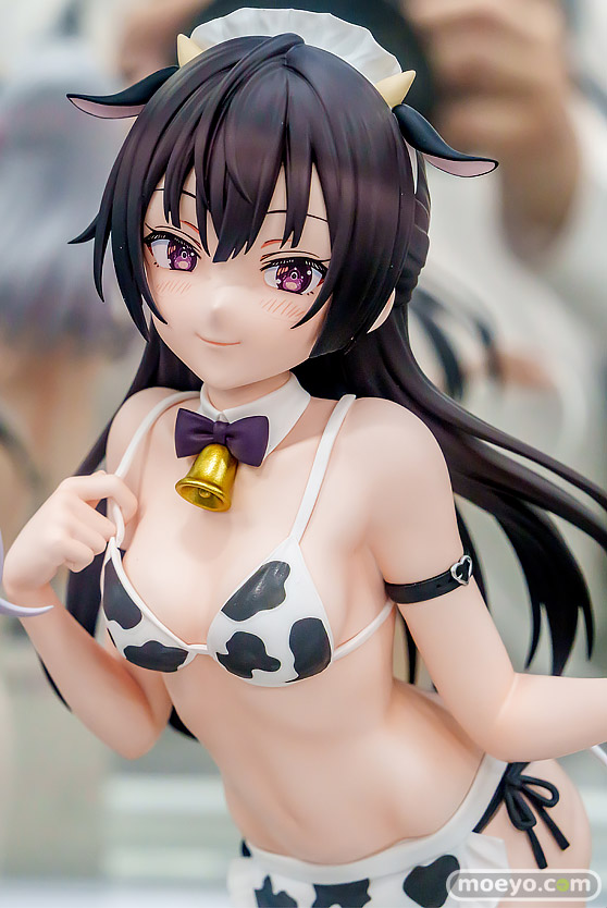 秋葉原の新作フィギュア展示の様子黒鳥の女の子   29