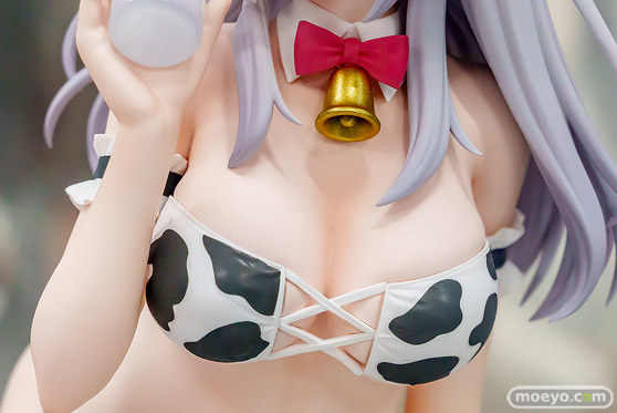 秋葉原の新作フィギュア展示の様子黒鳥の女の子   33