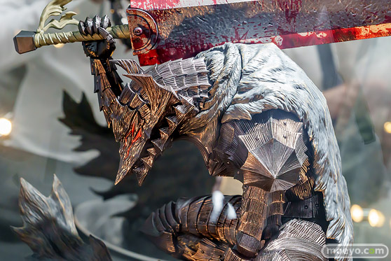 秋葉原の新作フィギュア展示の様子黒鳥の女の子   37