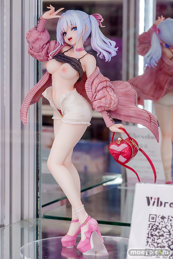 秋葉原の新作フィギュア展示の様子 2025年9月20日 あみあみ Vibrastar『紫音 -Passion Pink-』 illustration by みちきんぐ チュロス Rokuku 04