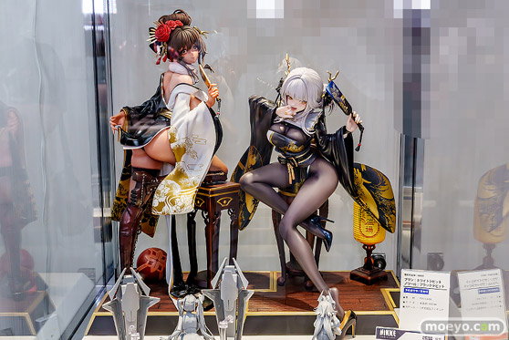 勝利の女神：NIKKE × あみあみ × ツクヨミ スペシャルコラボフェア in 秋葉原 2025 POP UP SHOP in あみあみ　会場の様子 あみあみ秋葉原店  StargazeR ブラン ノワール シンデレラ レッドフード 蝸之殼Snail Shell 01