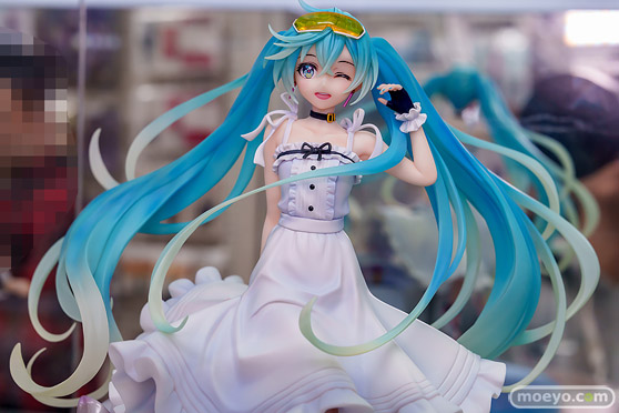 秋葉原の新作フィギュア展示の様子 2025年11月15日 あみあみ レーシングミク エル アーリャ　02