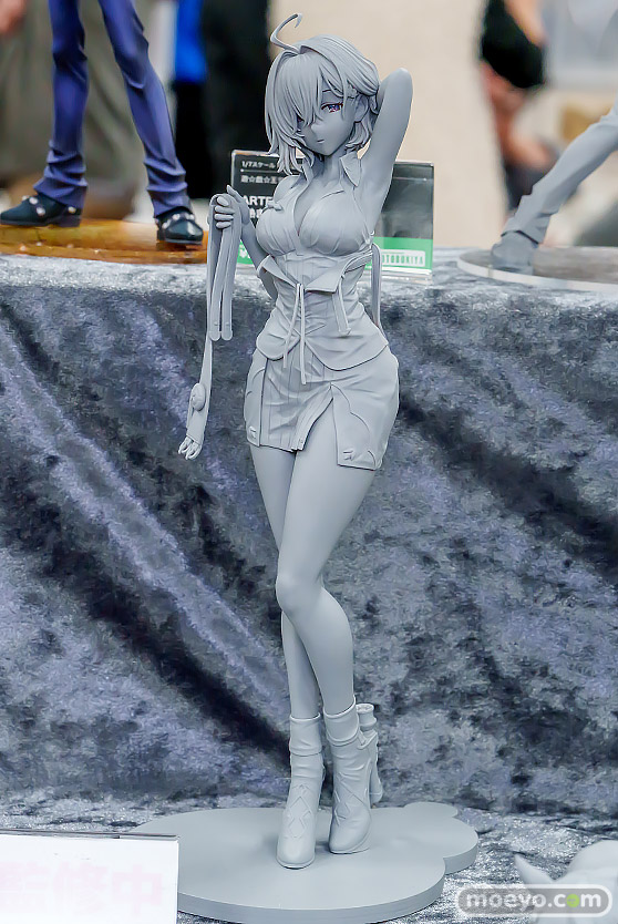 宮沢模型 第47回商売繁盛応援セール フィギュア コトブキヤ ユミアのアトリエ ～追憶の錬金術士と幻創の地～ ユミア・リースフェルト お天気雨Ver. 01