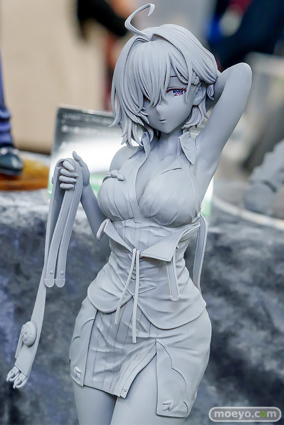 宮沢模型 第47回商売繁盛応援セール フィギュア コトブキヤ ユミアのアトリエ ～追憶の錬金術士と幻創の地～ ユミア・リースフェルト お天気雨Ver. 04