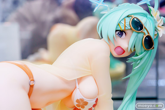 秋葉原の新作フィギュア展示の様子 あみあみ ヒヨリ ぷにる ホシノ 02