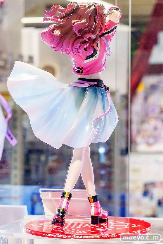 秋葉原の新作フィギュア展示の様子あみあみ 秋葉原ラジオ会館店 東京フィギュアギャラリー 08