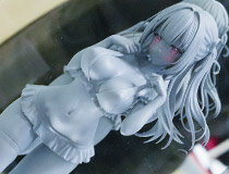 【C107】Q-six新作美少女フィギュア「オトメ世界の歩き方 姫乃アカリ」監修中原型が展示！