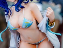 明るく屈託のない笑顔！グッドスマイルカンパニー新作美少女フィギュア「負けヒロインが多すぎる！ 八奈見杏菜 水着Ver.」彩色サンプルがアキバで展示！