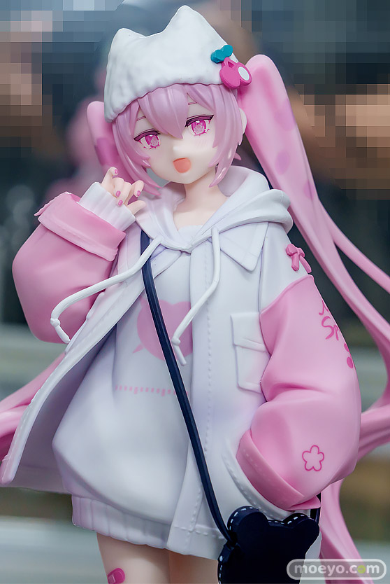 秋葉原の新作フィギュア展示の様子  フィギュア あみあみ 秋葉原ラジオ会館店 シュエン ナオフィリア レオパルト 02