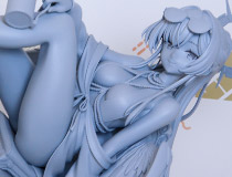 【WF2026夏】GOLDENHEAD+新作美少女フィギュア「ブルーアーカイブ ナギサ（水着） メモリアルロビーVer.」監修中原型が展示！