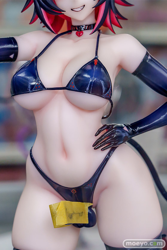 秋葉原の新作フィギュア展示の様子 あみあみ秋葉原フィギュアタワー店 サイバーペット-シルキー オニキス DX ver. エロ フィギュア 04