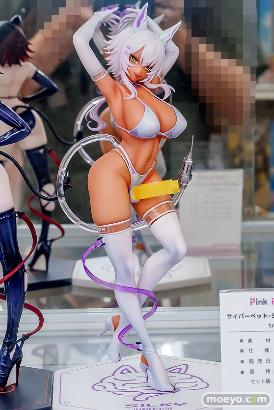 秋葉原の新作フィギュア展示の様子 あみあみ秋葉原フィギュアタワー店 サイバーペット-シルキー オニキス DX ver. エロ フィギュア 11