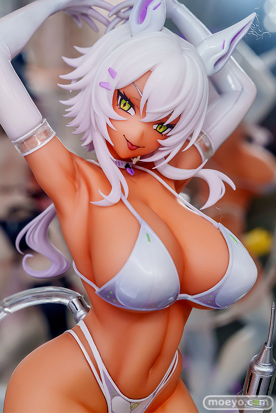 秋葉原の新作フィギュア展示の様子 あみあみ秋葉原フィギュアタワー店 サイバーペット-シルキー オニキス DX ver. エロ フィギュア 12