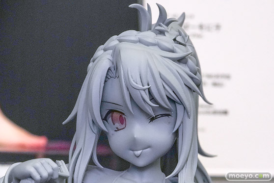 フィギュア ホビーメーカー合同展示商談会2026夏 MuseMolds 劇場版「Fate/kaleid liner プリズマ☆イリヤ Licht 名前の無い少女」 クロエ・フォン・アインツベルン 水着ver. だーくま 小唄 05