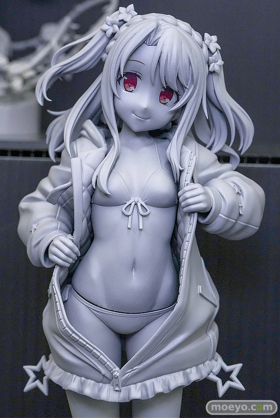 フィギュア ホビーメーカー合同展示商談会2026夏 MuseMolds 劇場版「Fate/kaleid liner プリズマ☆イリヤ Licht 名前の無い少女」 イリヤスフィール・フォン・アインツベルン 水着ver.もっちゃん 小唄 DimensionTrace 04